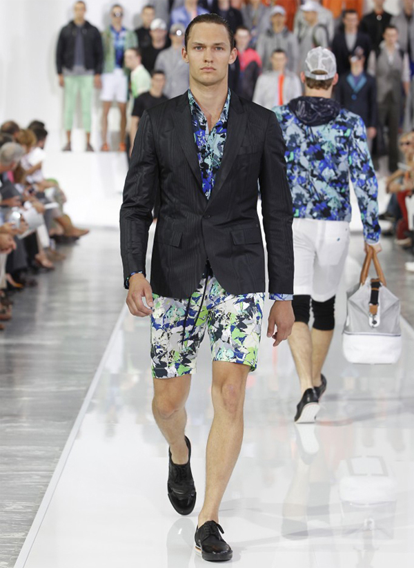 Subtle floral print shorts by Dirk Bikkemberg. Photo by Fashion one