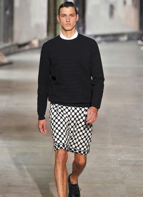 Optical pattern bermuda by Kris Van Assche. Photo by KrisVanAssche.com