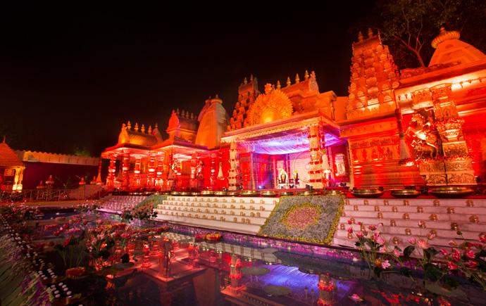 Banaras Ghat as the wedding theme.
