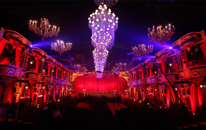 The Royal Opera as the reception theme.