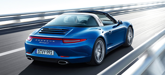 The 911 Targa 4 when combined with the 7-speed manual gearbox, it accelerates from 0 to 100 km/h in just 4.8 seconds and reaches a top track speed of 282 km/h