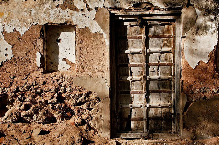 An abandoned doorway to a haveli in Mandawa. Picture courtesy: Sarfaraz Siddiqui, New Delhi