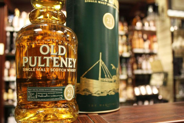 AMBER NUMBER | Beautifully bottled, the Old Pulteney 21 year old is one for the display