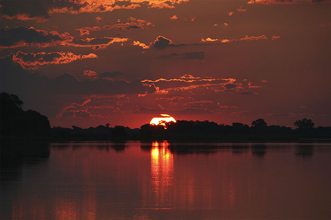 MOMENT OF BLISS | Sunset at the Thamalakane River