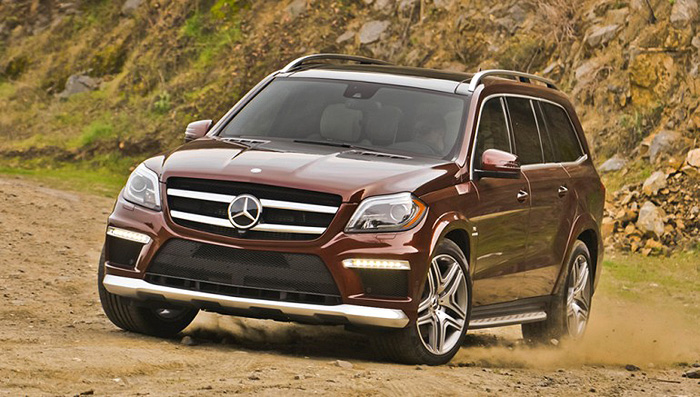 MERC GL Class | Comes equipped with On/Off-Road Package, Active Parking Assist, and electronically folding seats