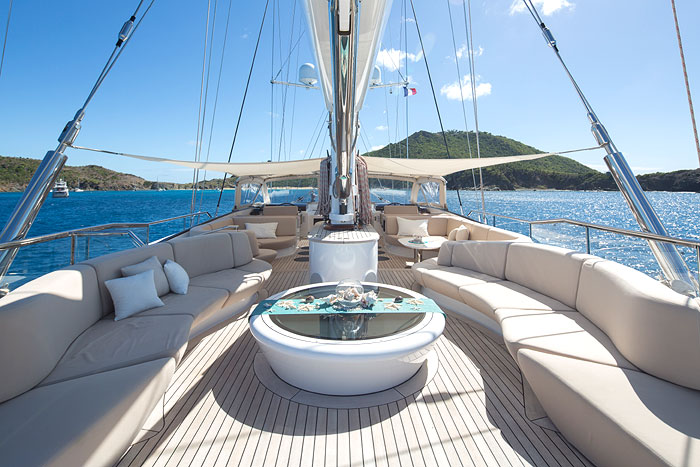 PANTHALASSA | With its contemporary and spacious lounge and salon, it is open for Mediterranean charters, from 225,000 EURO per week