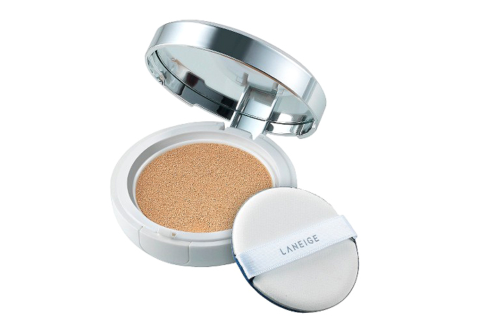 LANEIGE BB CUSHION | All you need to do is to press the super-puff to play up this innovative compact's sponge soaked with the beautifying liquid formula which just glides on smoothly for an even coverage