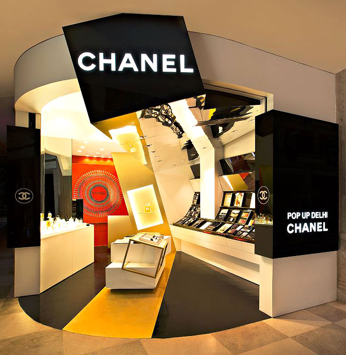 CHANEL POP UP DELHI | Introducing to the high-street mall visitors a guide to luxury skincare, bespoke fragrances and customised make-up, this pop up store remains the cynosure of all eyes