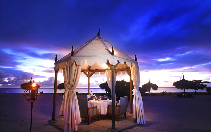 MARADIVA VILLA RESORT | Love takes on a new meaning as this private beach tent becomes the castle for two, under the ink-blue Mauritian sky, accompanied by some delectable world class cuisine 