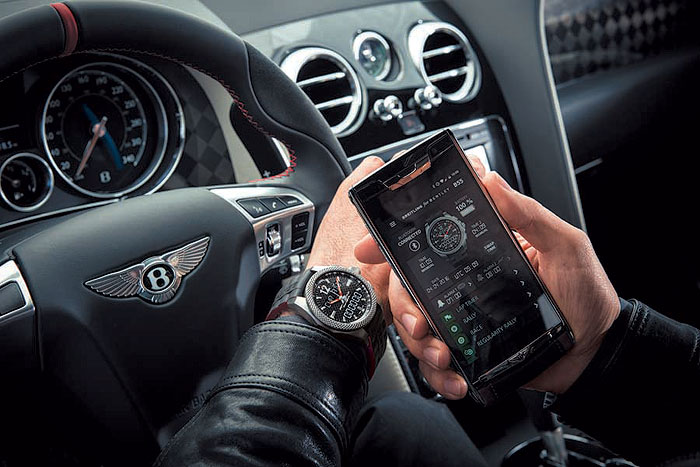 The Supersports B55 is a full fledged chronograph, with the smartphone connection used to enhance its functionality and to store or transmit data