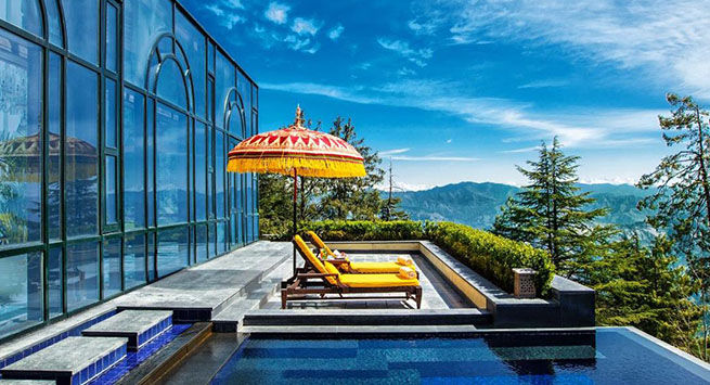 Nothing spells serenity like a heated alfresco whirlpool that sits atop the Himalayas