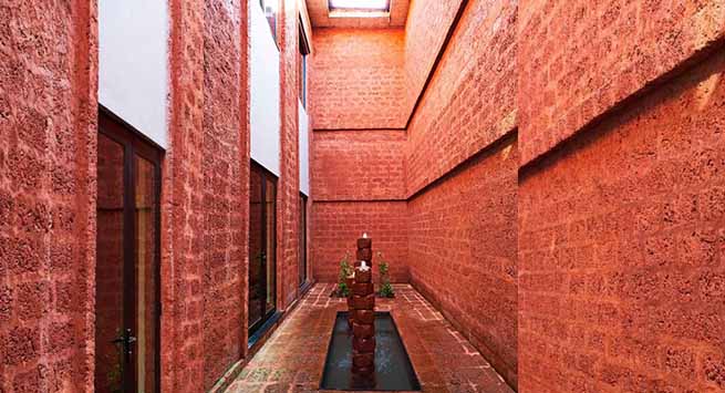 For the Goa home Vikram worked with a local architect with extensive use of laterite—even for the fountains