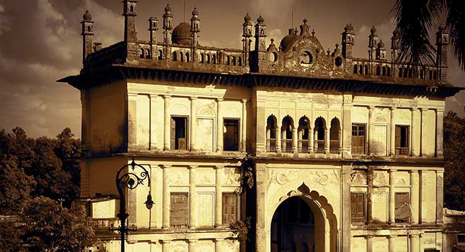 TRACING HISTORY: The Dar-e Daulat or main gate of the Qila of Mahmudabad. On the top are the arches that form the naubatkhaana where the Shehnai is still played to this day during Muharram.