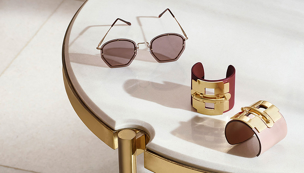Runway accessories for a spring resort look Runway accessories for a spring resort look