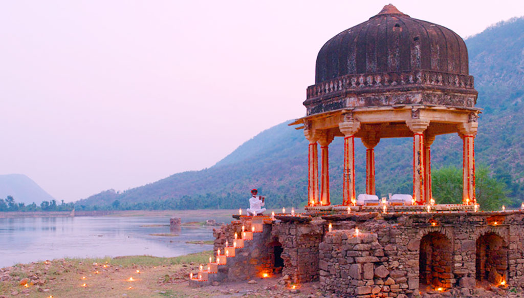 An erstwhile hunting lodge, Amanbagh is a lone oasis in the stark and hauntingly beautiful landscape of Sariska