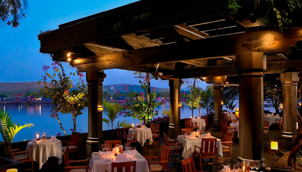 River View : For a meal with the View River View : For a meal with the View