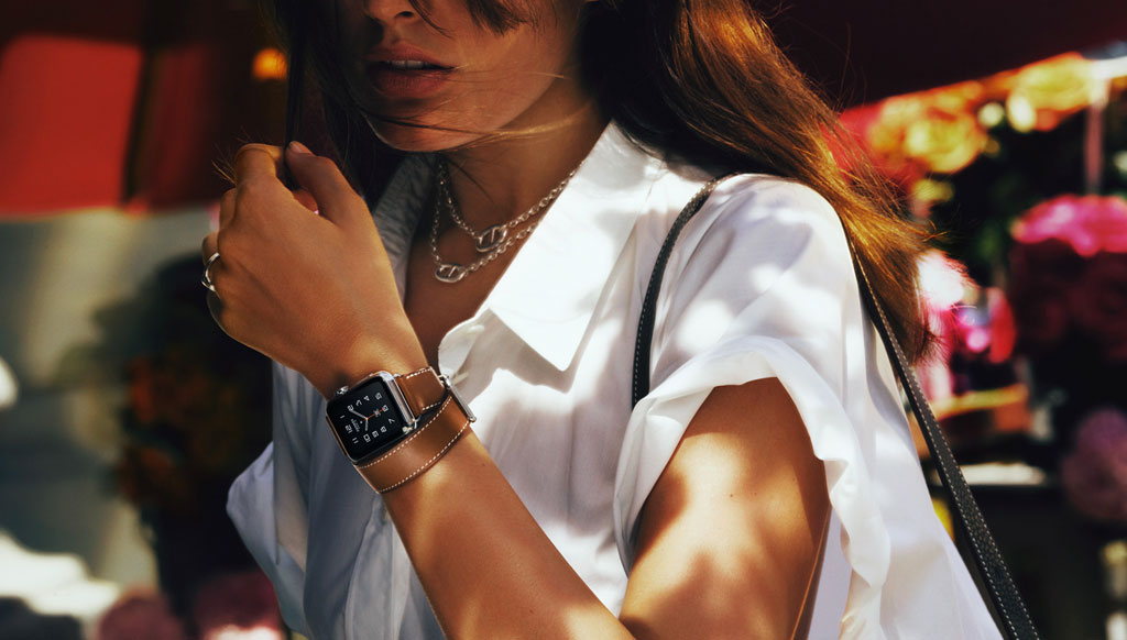 Apple Watch Hermès finally available online