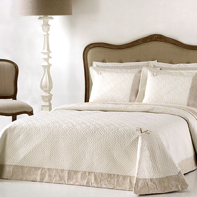 RR decor introduces