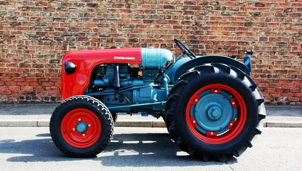 A Lamborghini tractor from the portals of history A Lamborghini tractor from the portals of history