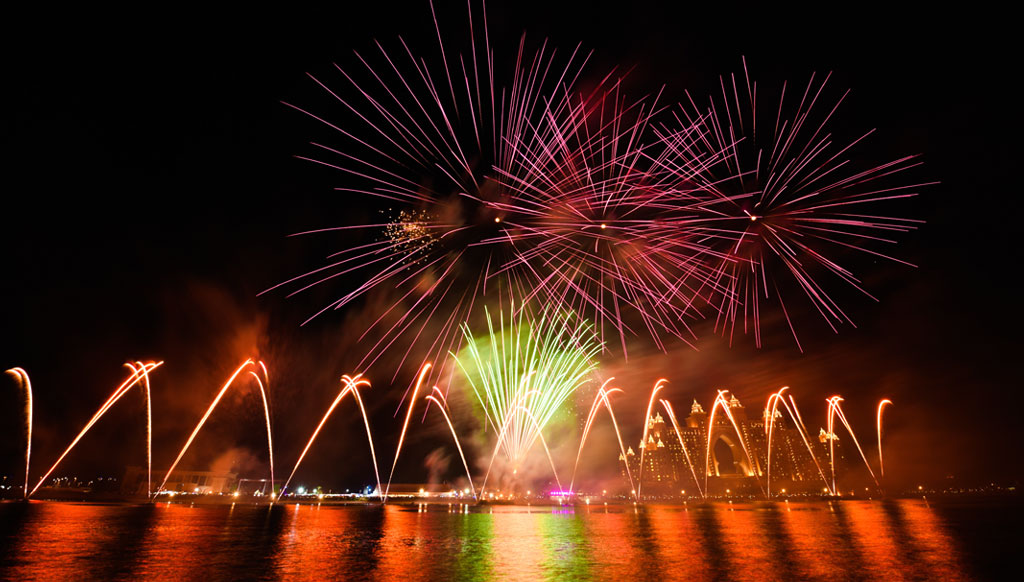 Music synchronised fireworks ring in the New Year at Atlantis, The Palm