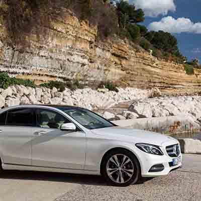 Riding on festive season, Merc-Benz sells record cars in single day