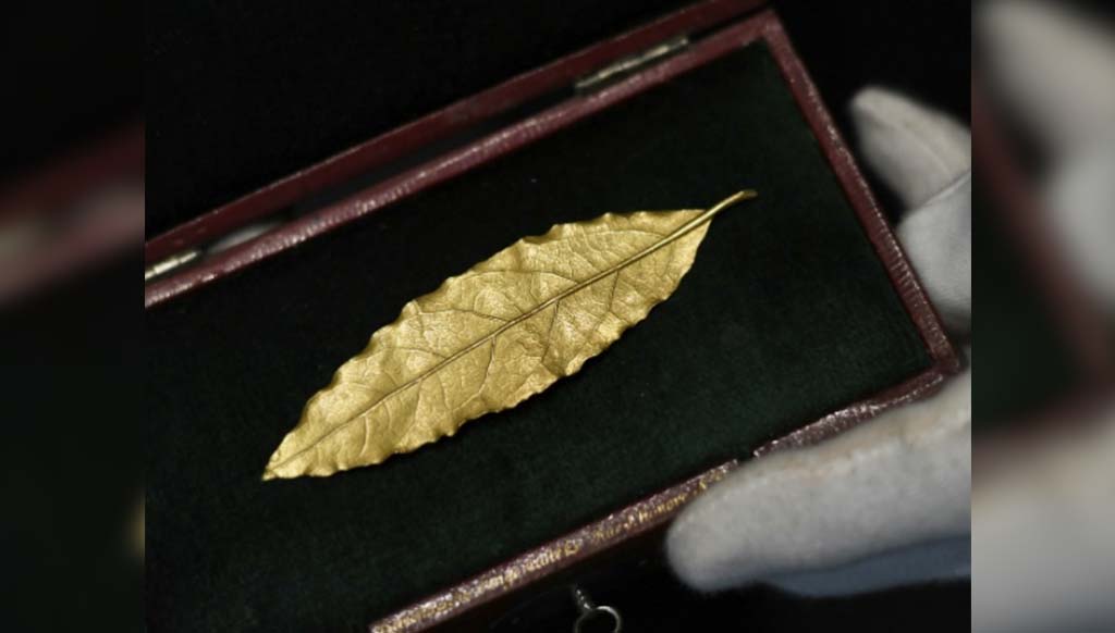 Gold leaf from Napoleon’s crown sells for $740,000 at Paris auction