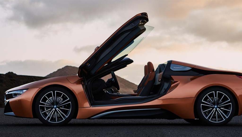 BMW finally unveils Roadster version of i8 hybrid sports car in LA